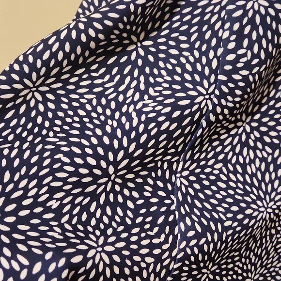 ❤️ PARKER HALTER FIT & FLARE DRESS IN NAVY WHITE PEBBLE DOT, MEDIUM - Picture 9 of 10